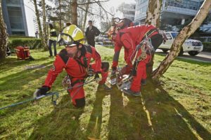 20160405 ouvrier blesse Guyancourt 7